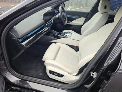 2025 BMW i5