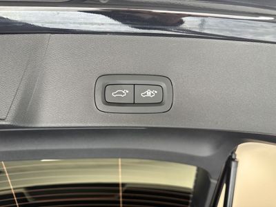 2025 Volvo EX40