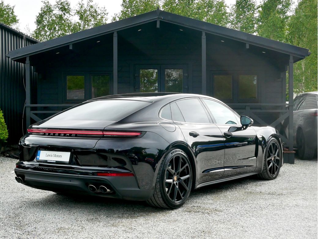 2025 Porsche Panamera