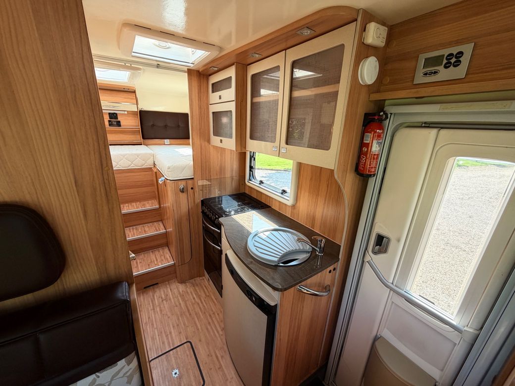 2014 BAILEY APPROACH  AUTOGRAPH 750 LOW PROFILE R.H.D 