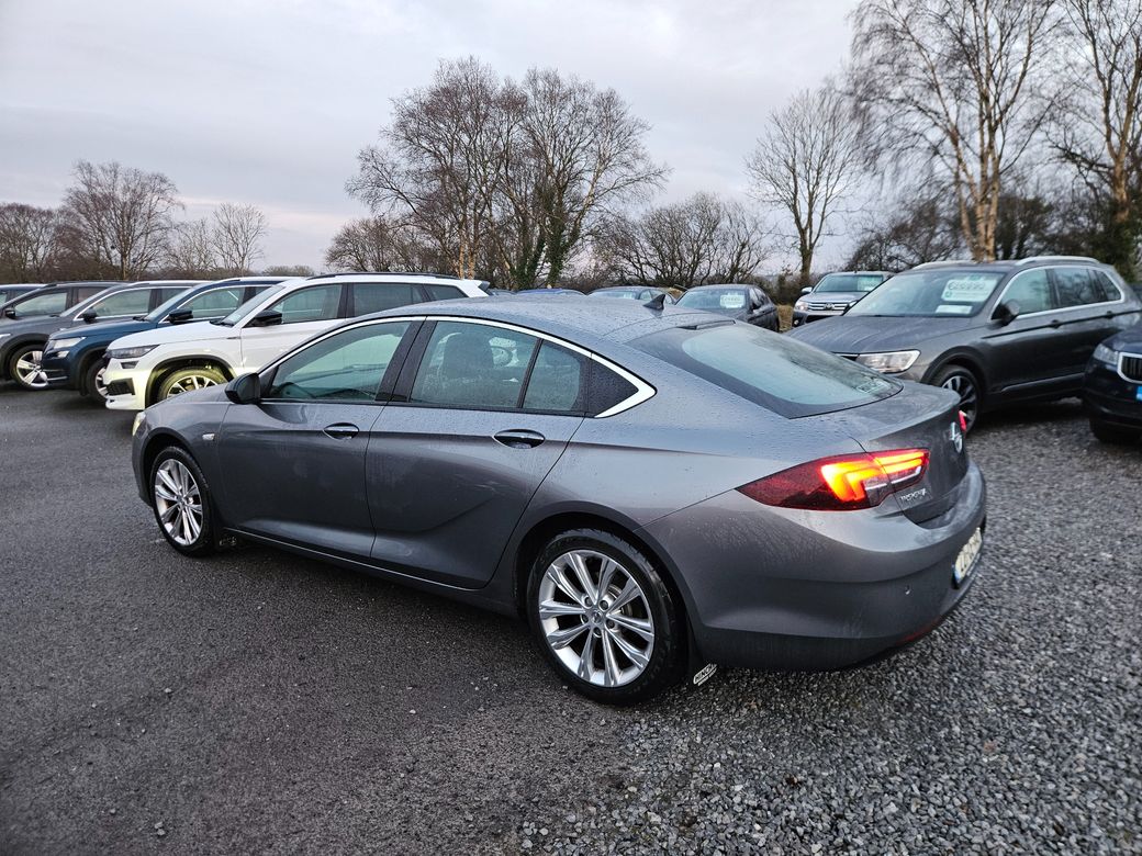 2022 Opel Insignia
