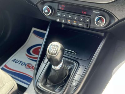 2014 Kia Carens