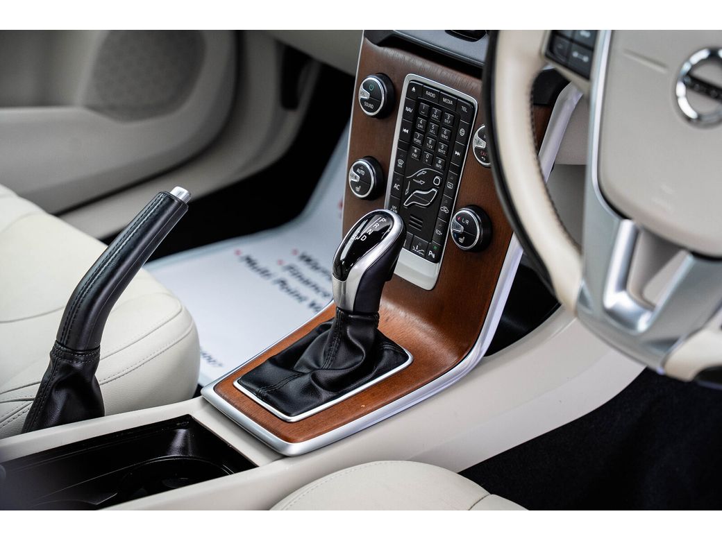 2019 Volvo V40