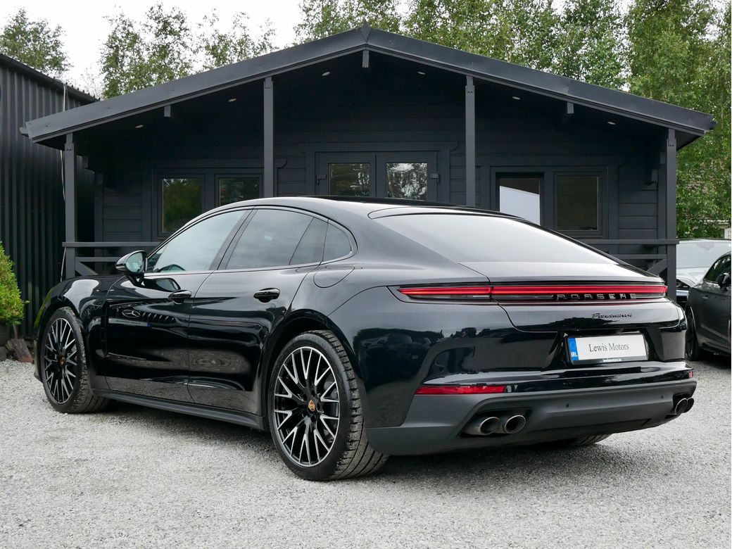 2025 Porsche Panamera