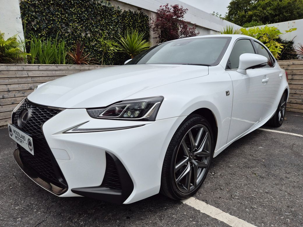 2017 Lexus IS 300h