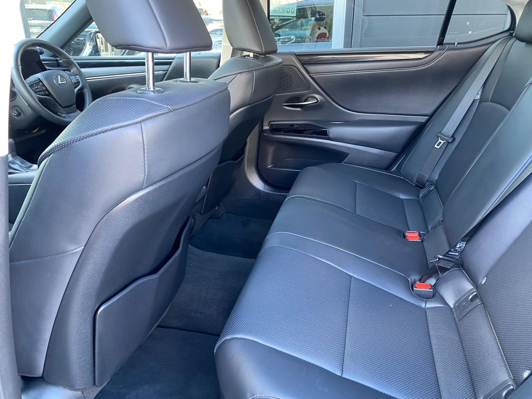 2023 Lexus ES 300h