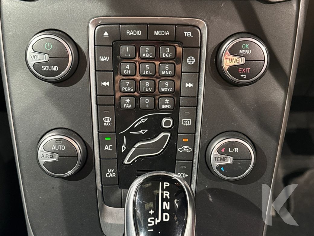 2020 Volvo V40
