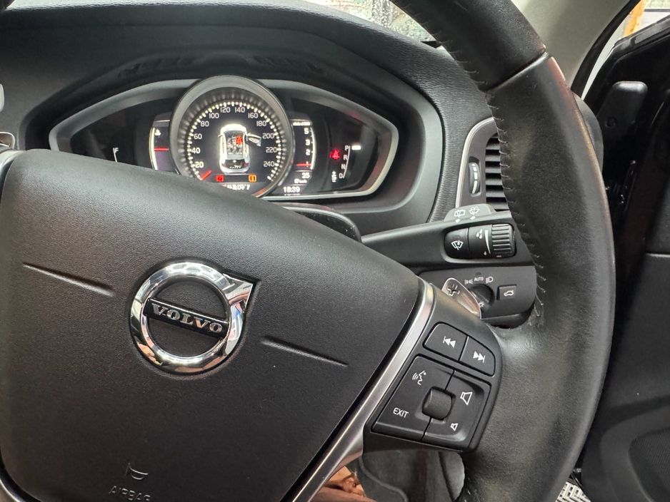 2017 Volvo V40