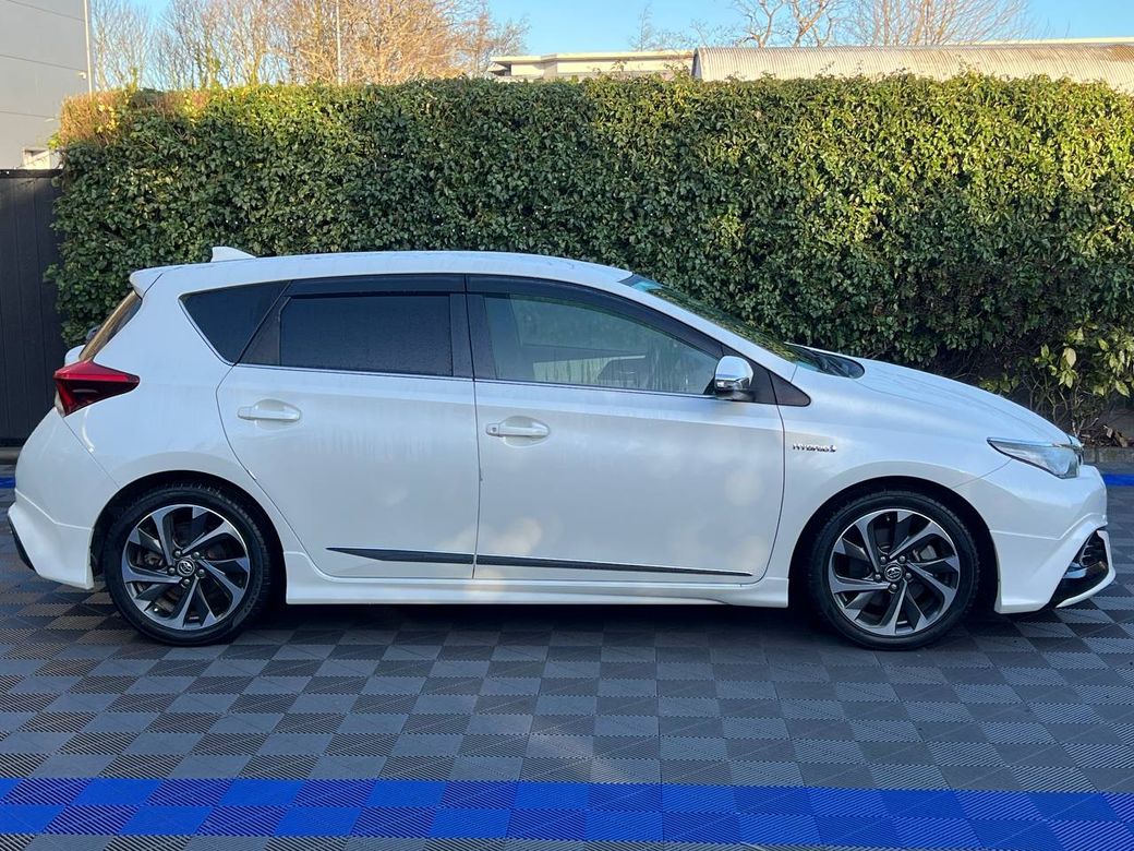 2016 Toyota Auris