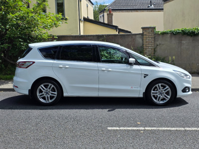 2017 Ford S-Max