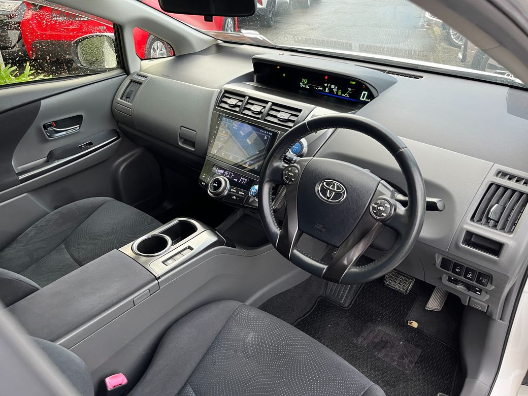 2014 Toyota Prius Alpha