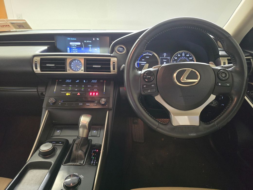 2014 Lexus IS 300h