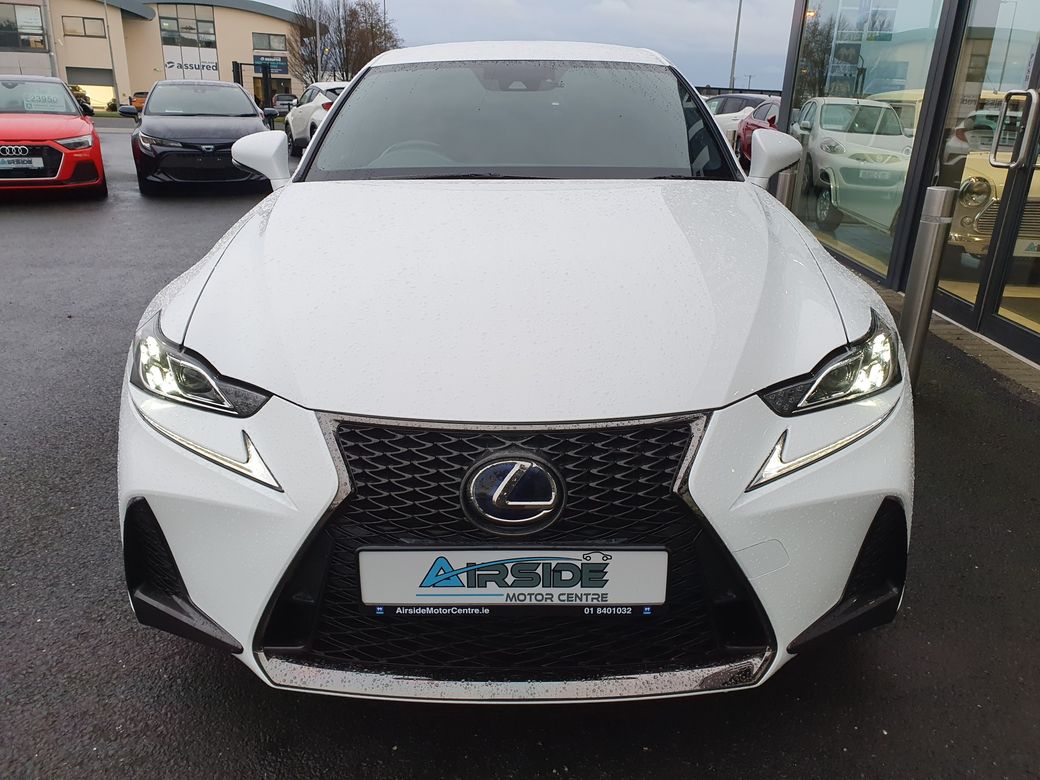 2016 Lexus IS 300h