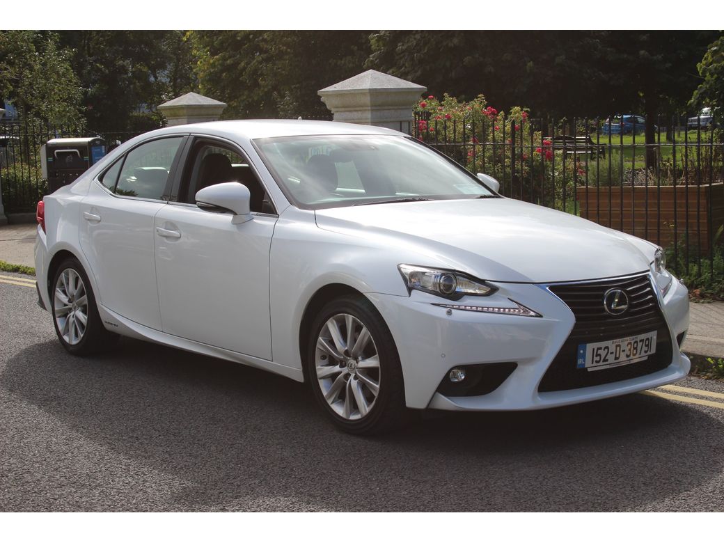 2015 Lexus IS 300h