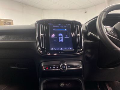 2023 Volvo XC40