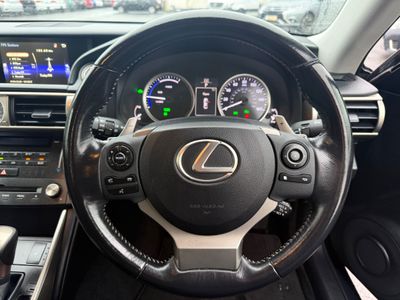 2015 Lexus IS 300h