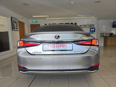 2023 Lexus ES 300h