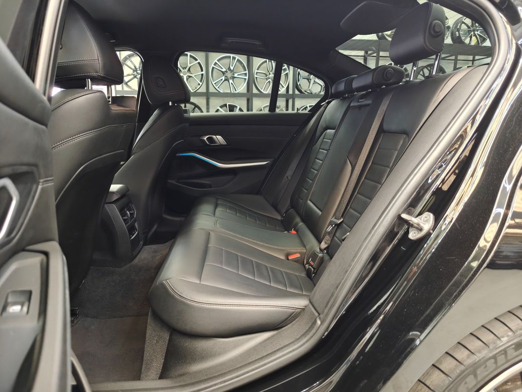 2021 BMW 330