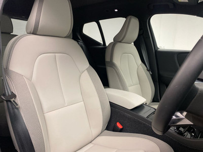 2026 Volvo EX40