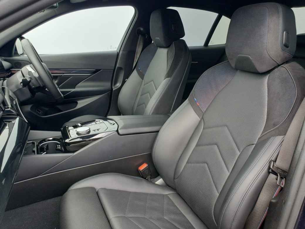 2024 BMW 530