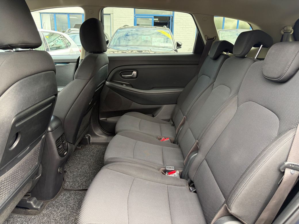 2016 Kia Carens