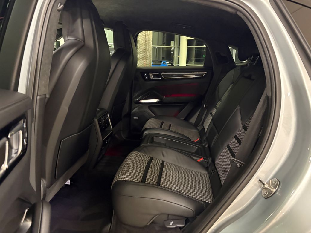 2022 Porsche Cayenne