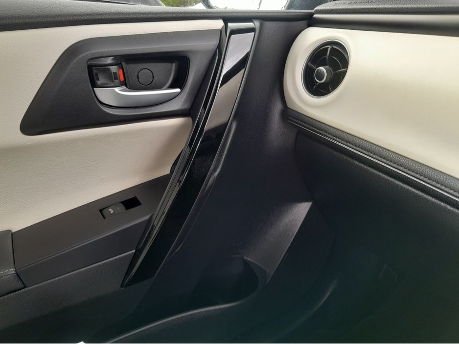 2017 Toyota Auris