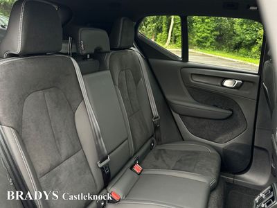 2025 Volvo EX40