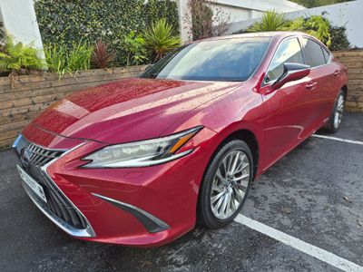2022 Lexus ES 300h