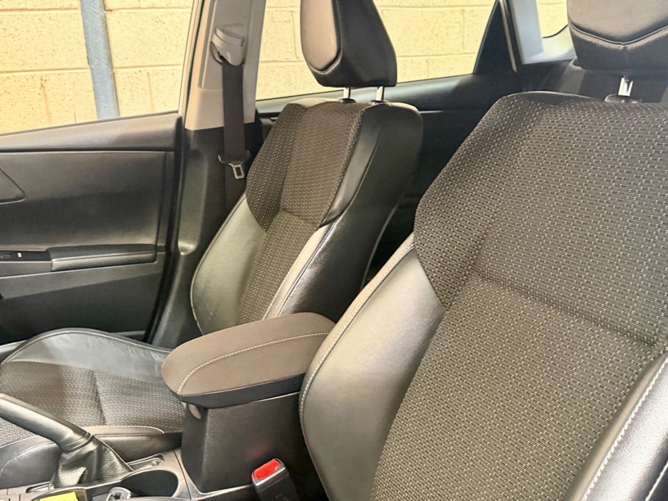 2016 Toyota Auris