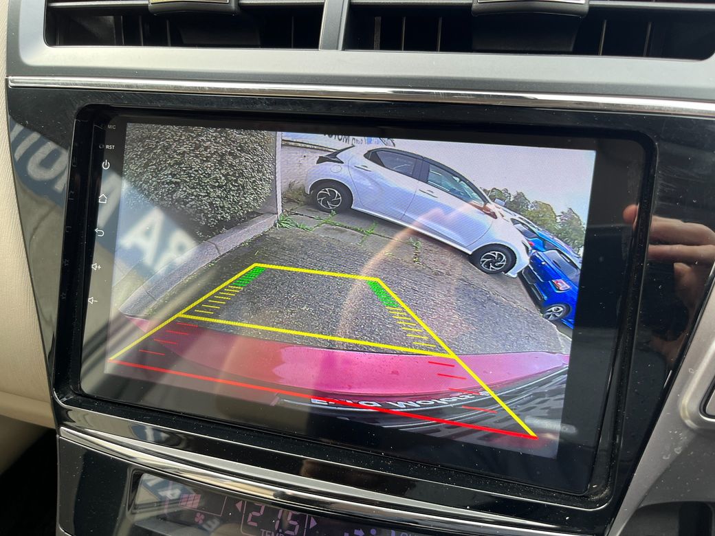 2019 Toyota Prius Alpha