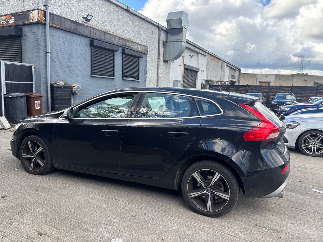 2017 Volvo V40