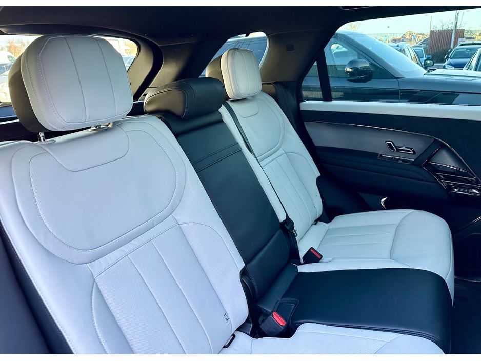 2025 Land Rover Range Rover Sport