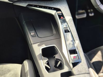 2025 Peugeot 5008