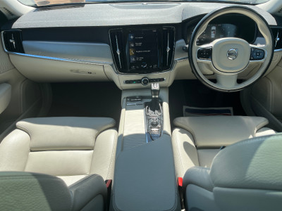 2020 Volvo V90