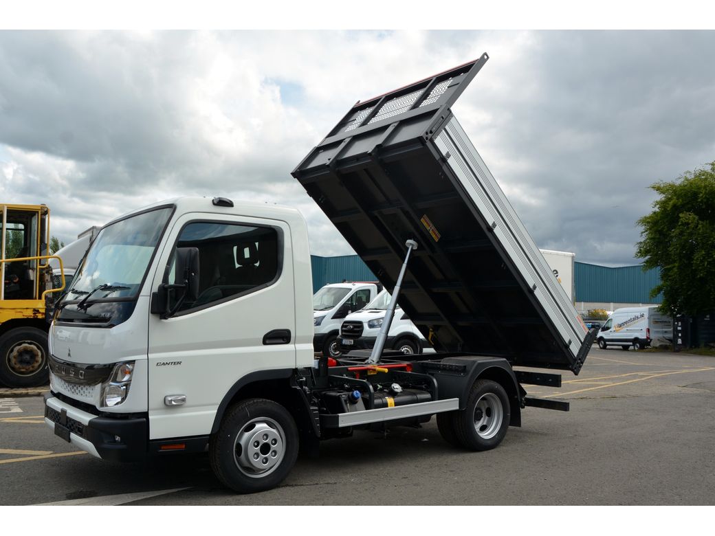 2025 FUSO Canter