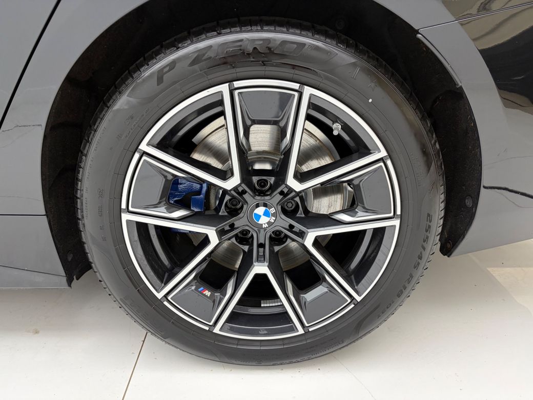 2025 BMW i4