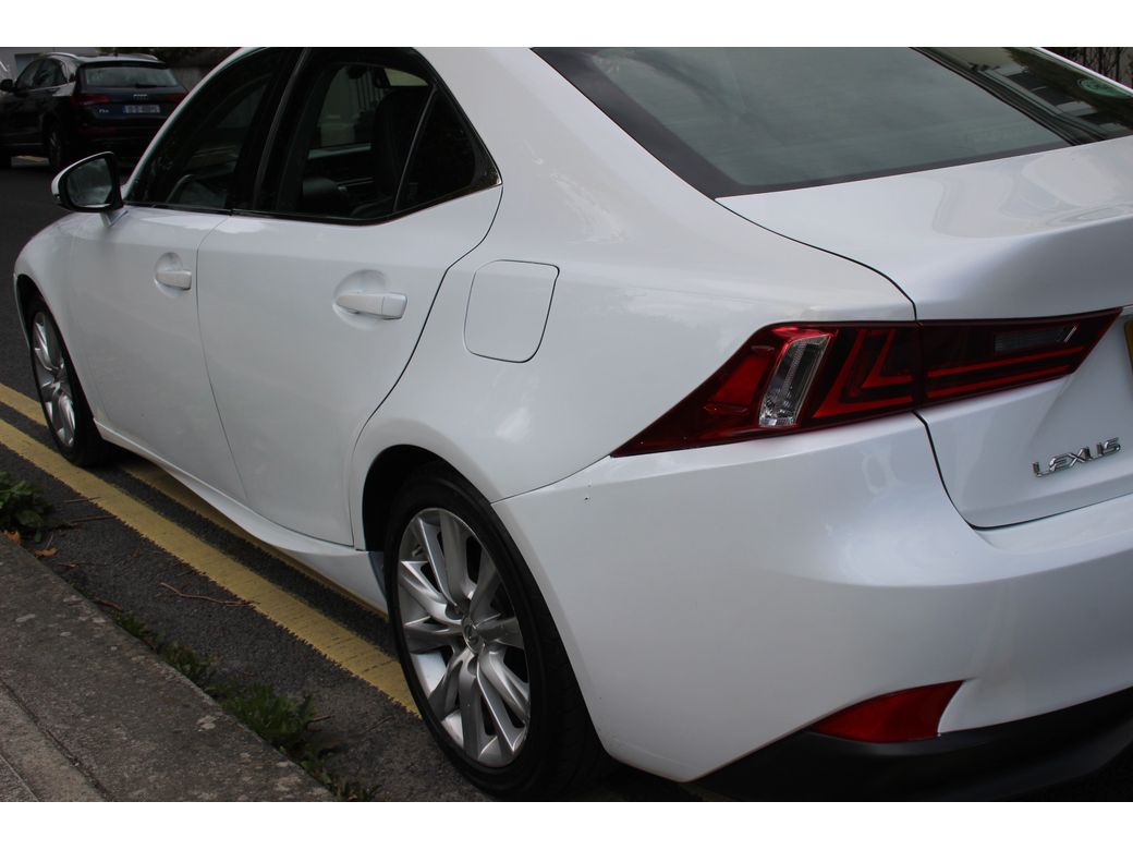 2015 Lexus IS 300h