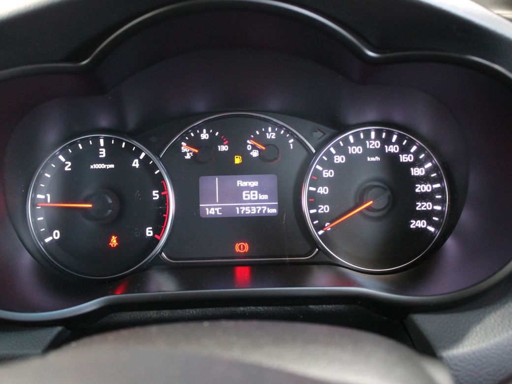 2017 Kia Carens