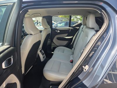 2022 Volvo XC40