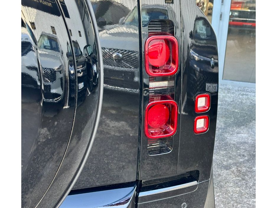 2025 Land Rover Defender