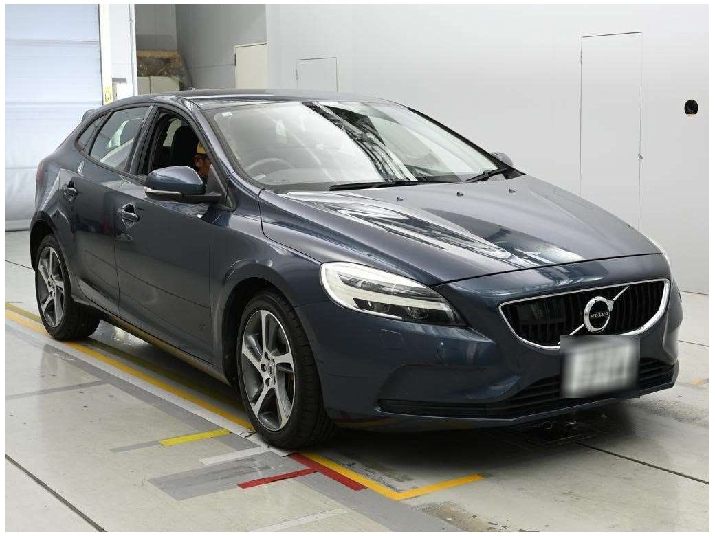 2019 Volvo V40