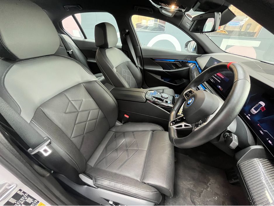 2025 BMW i5