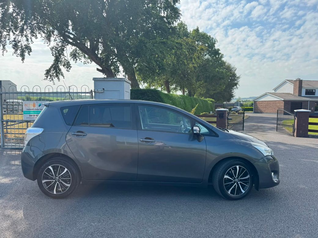 2017 Toyota Verso