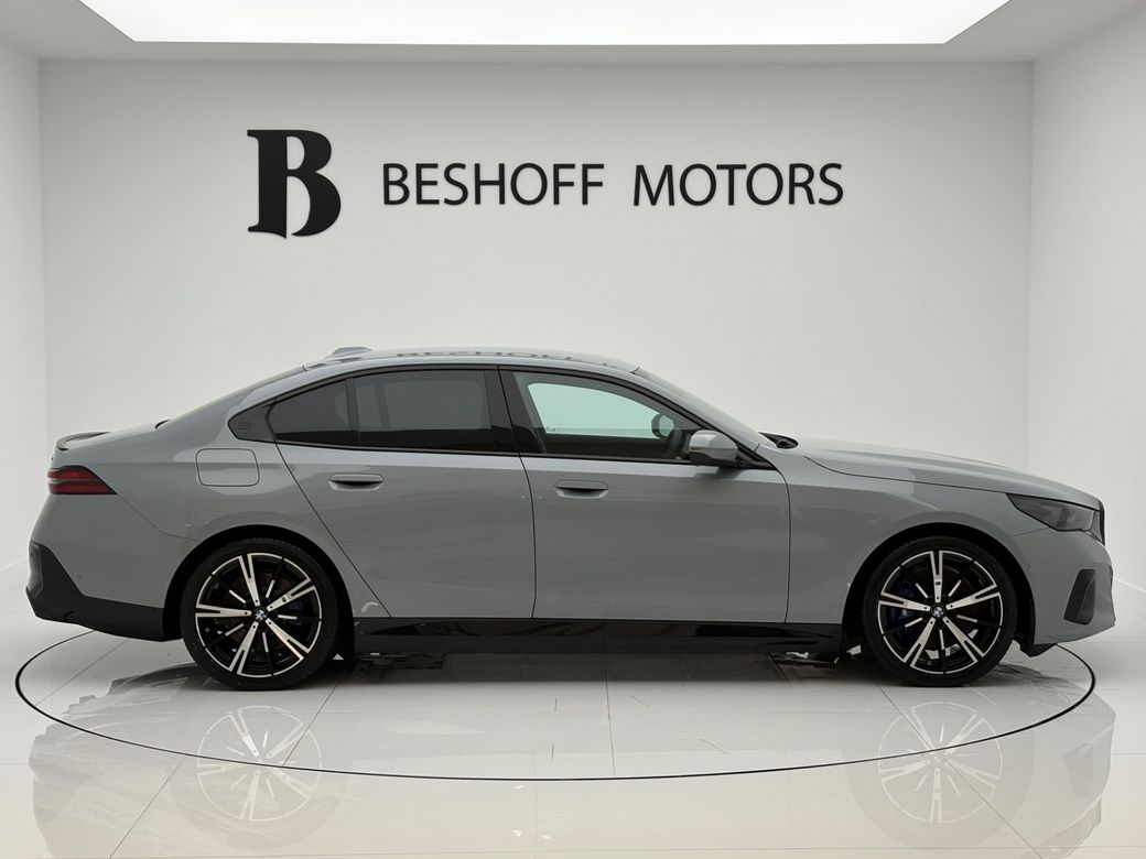 2025 BMW i5