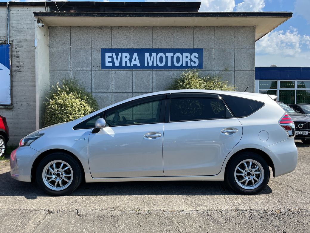 2019 Toyota Prius Alpha