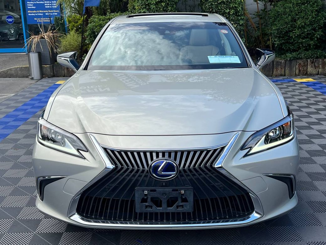 2021 Lexus ES 300h