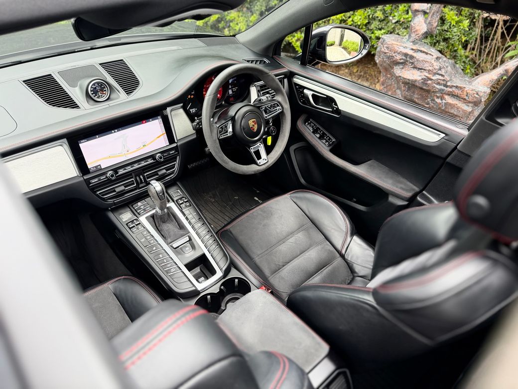 2021 Porsche Macan