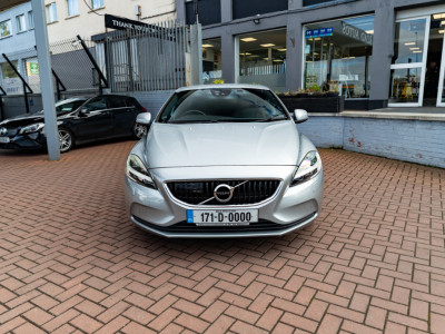 2017 Volvo V40