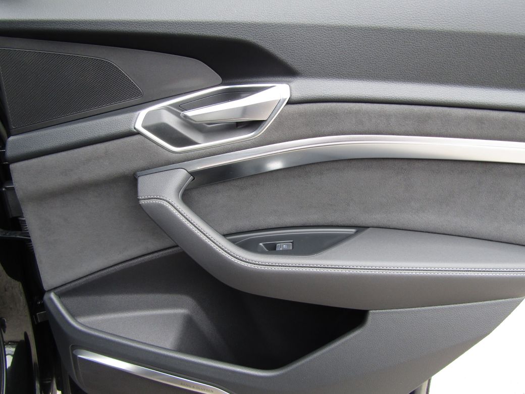 2022 Audi e-tron